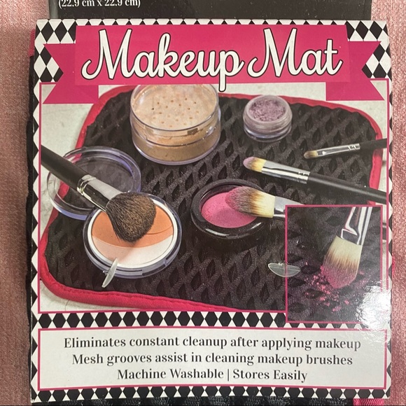 💕HOST PICK💕FREE ADDON NWT MAKEUP MAT - Picture 6 of 6